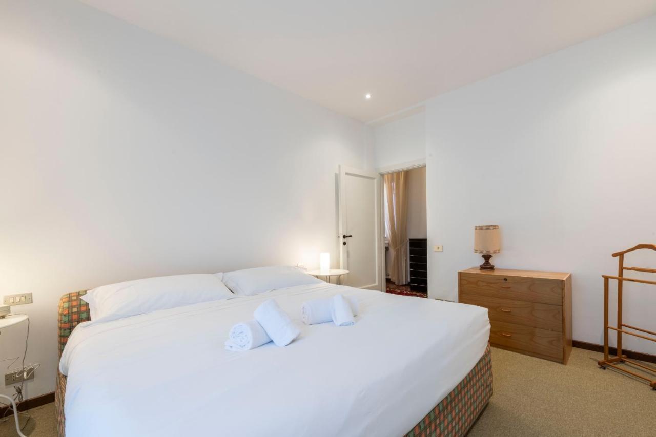 Residenza Astra Apartment เวโรนา ภายนอก รูปภาพ