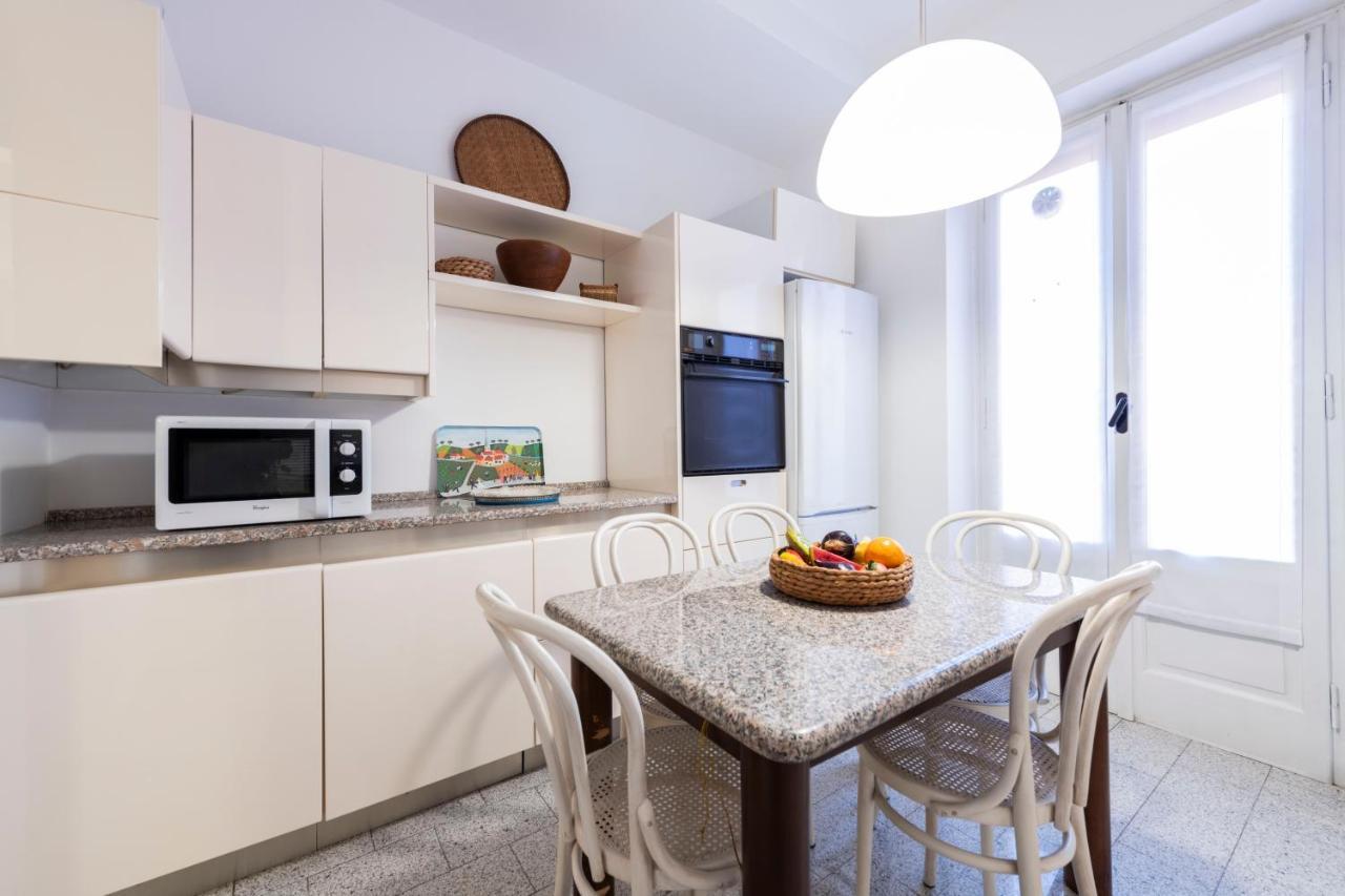 Residenza Astra Apartment เวโรนา ภายนอก รูปภาพ
